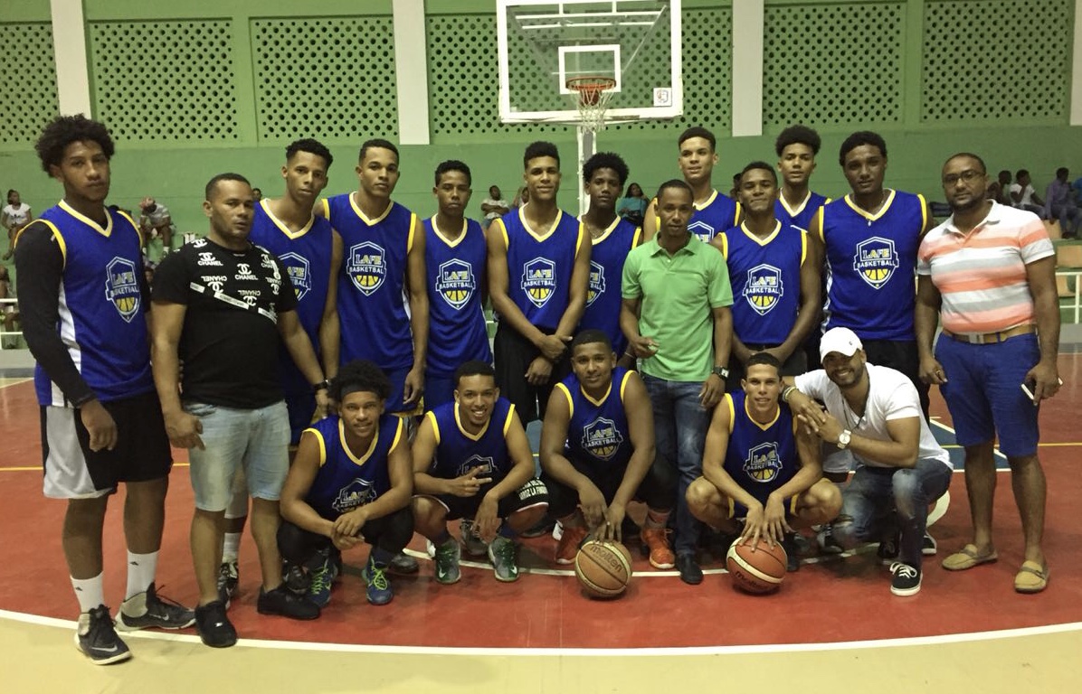 La Fe Invicto En Baloncesto U En San Juan