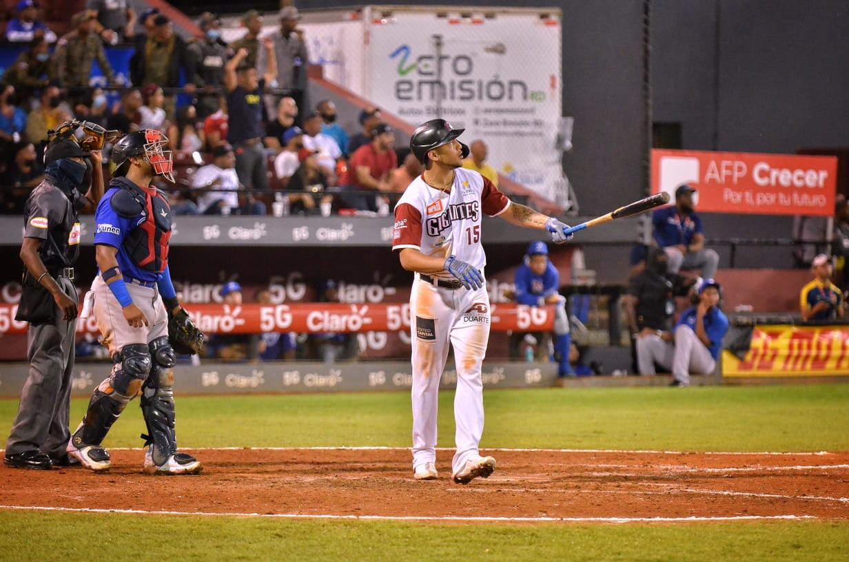 Gigantes Del Cibao Derrotan A Licey Se Alzan Con Serie Regular