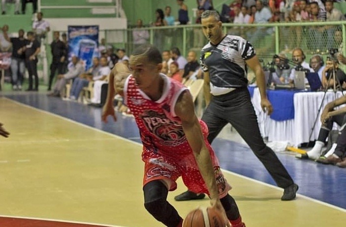 Pueblo Nuevo y Ciro P rez triunfan en baloncesto San Crist bal