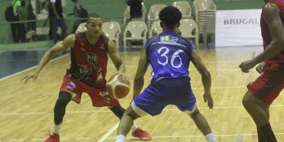 Ciro P rez y Los Buitres dominan en Torneo de Baloncesto Superior