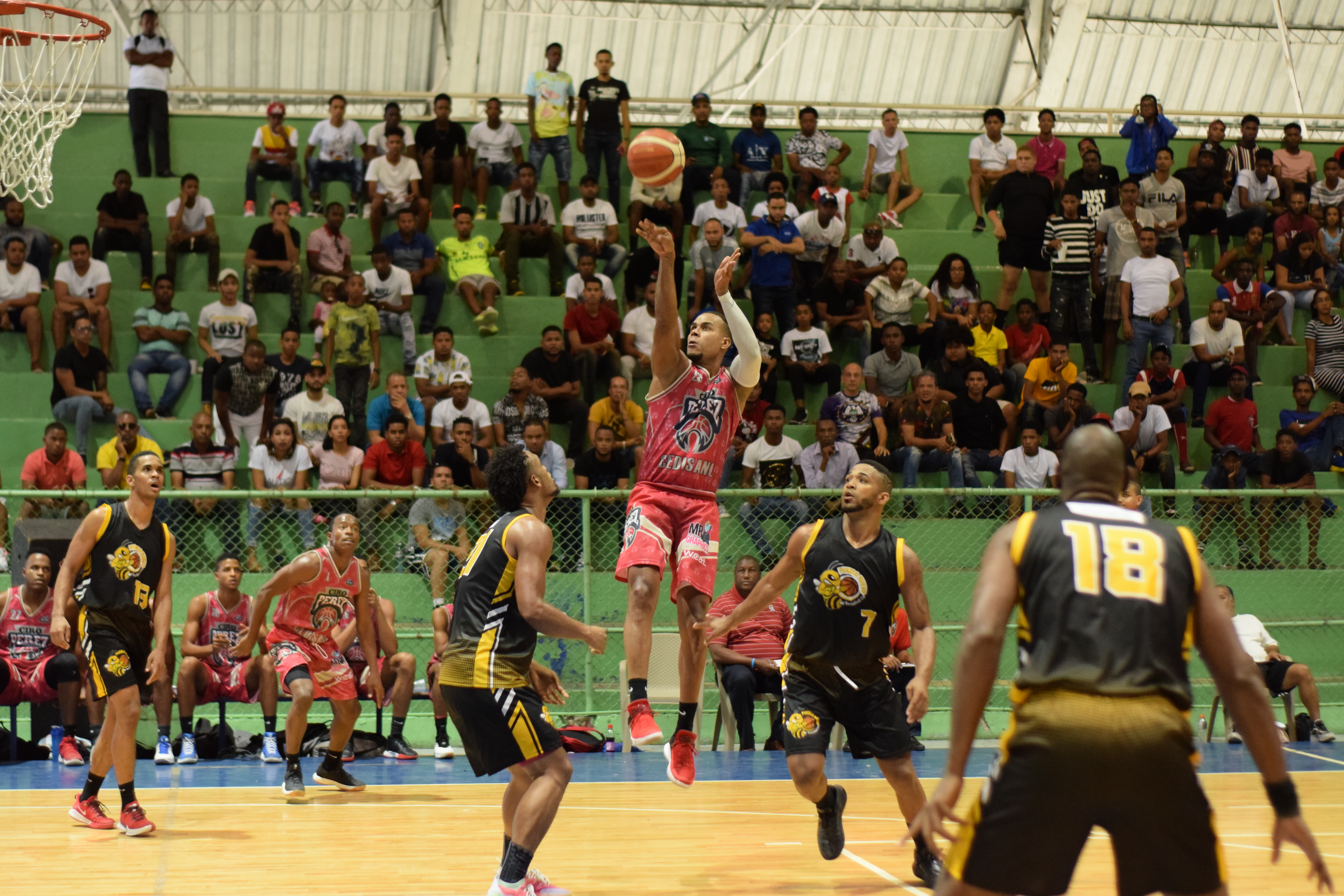 Club Ciro P rez encabeza Torneo Superior de Baloncesto San Cristobal