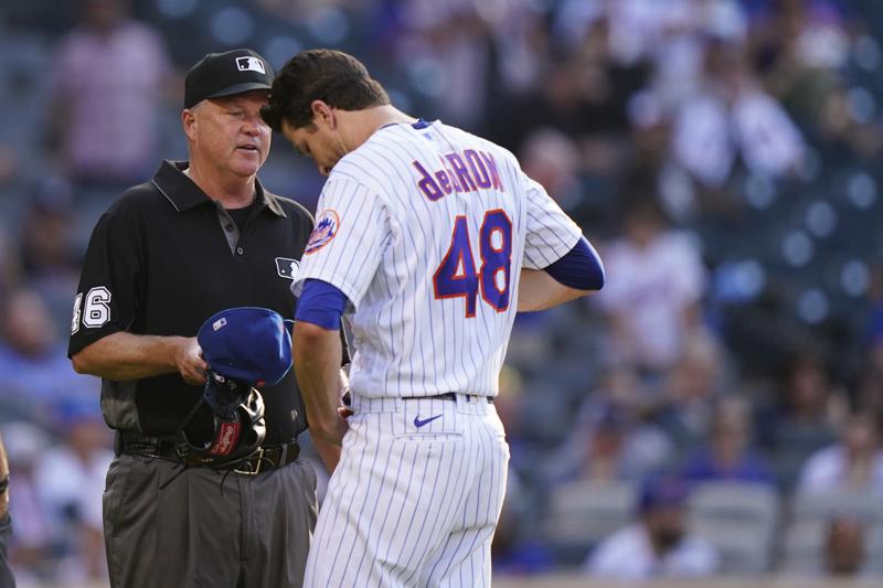 Umpires empiezan a inspeccionar a pitchers por sustancias