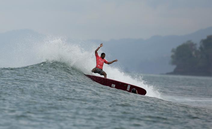 Peru and Canada, in the dance of gold of the Pan American surfing