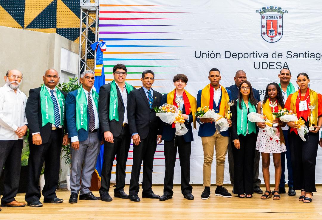 Estrella, Vila, Cruz y Payamps, los mejores en premiación Udesa