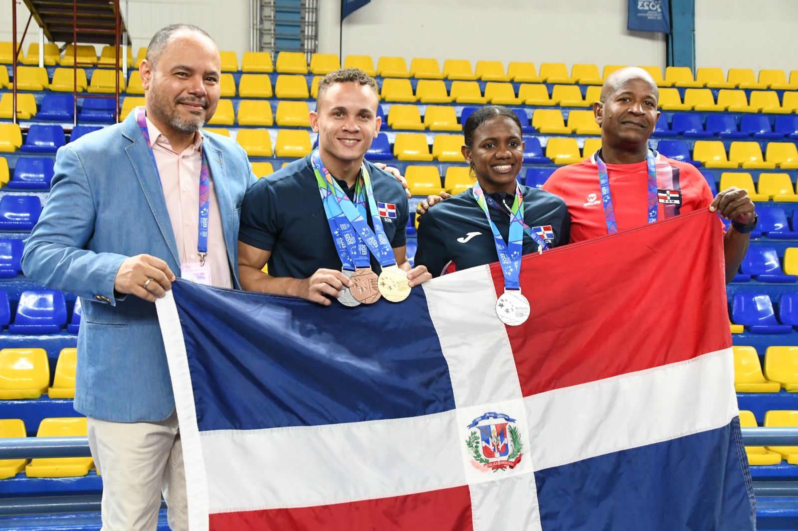 Audrys Nin Reyes, Oro Y Plata En Gimnasia Artística El Salvador