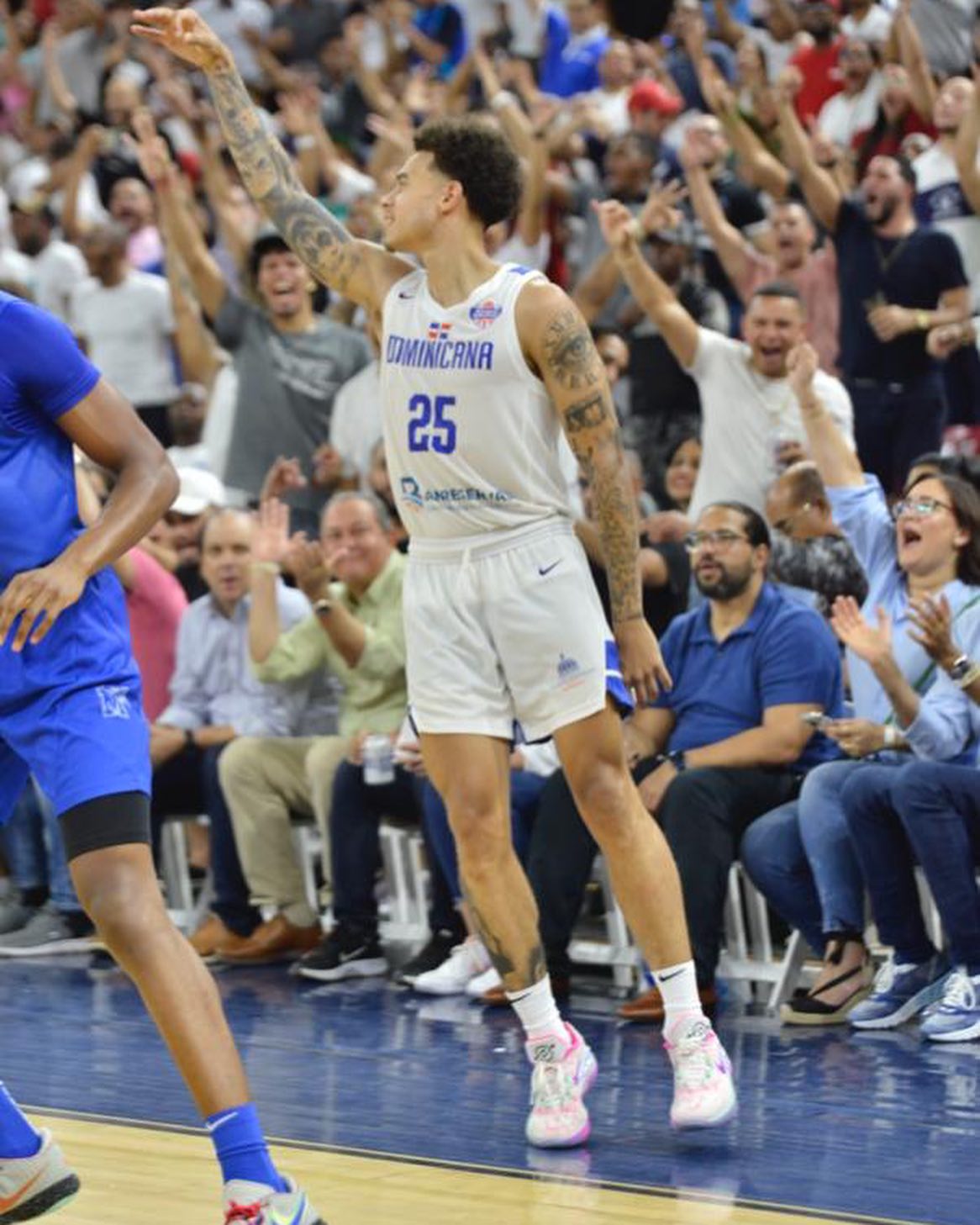 Quiñones guía victoria RD ante Universidad Memphis en juego de fogueo