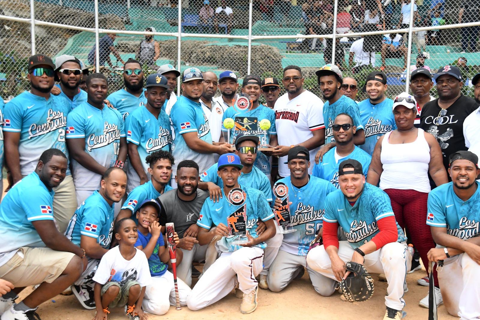 Los Compadres, Campeones Softbol B De Ligas Asoprosado