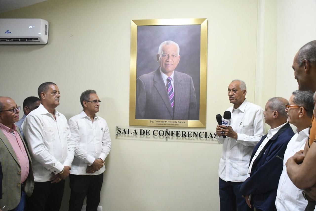 Fedoboxa honra la figura del ingeniero Bienvenido Solano