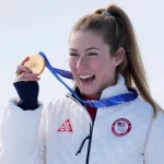 Mikaela Shiffrin se convierte en tres veces campeona olímpica de invierno
